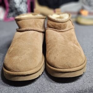 UGG Classic Ultra Mini Boots Chestnut Suede Shearling Women’s Size 9